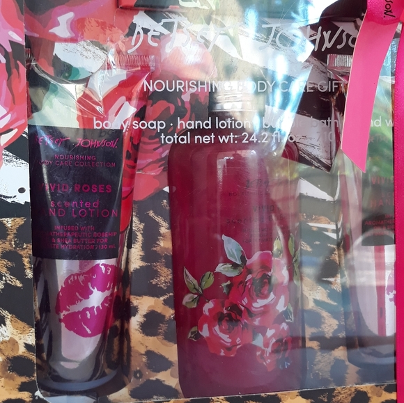 Betsey Johnson Bath & Body Betsey Johnson Rose Scented Body Bath Kit Poshmark